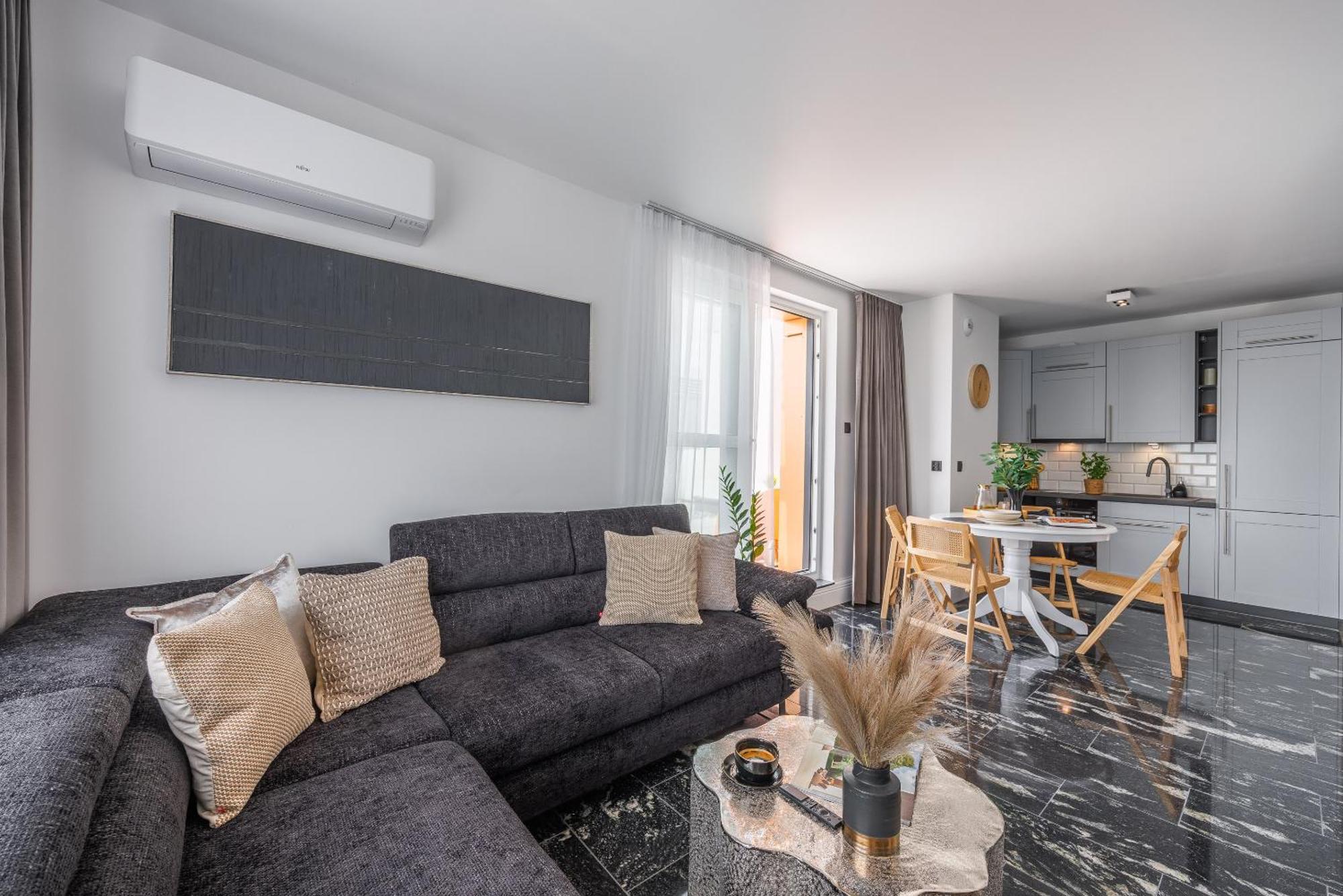 Emihouse Riverside Premium Apartments & Free Parking Rzeszow Dış mekan fotoğraf