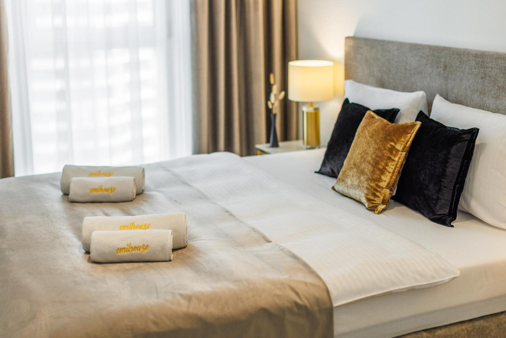 Emihouse Riverside Premium Apartments & Free Parking Rzeszow Dış mekan fotoğraf
